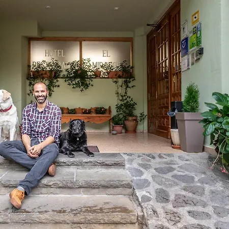 De Montana El Mirador Hotel *