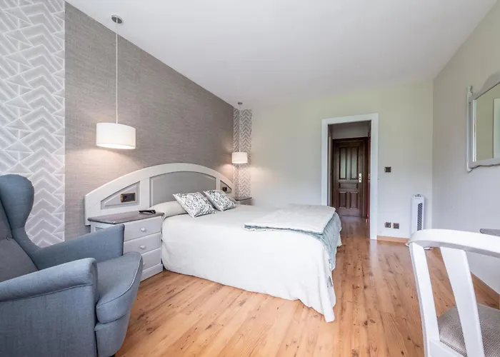 De Montana El Mirador Hotel *