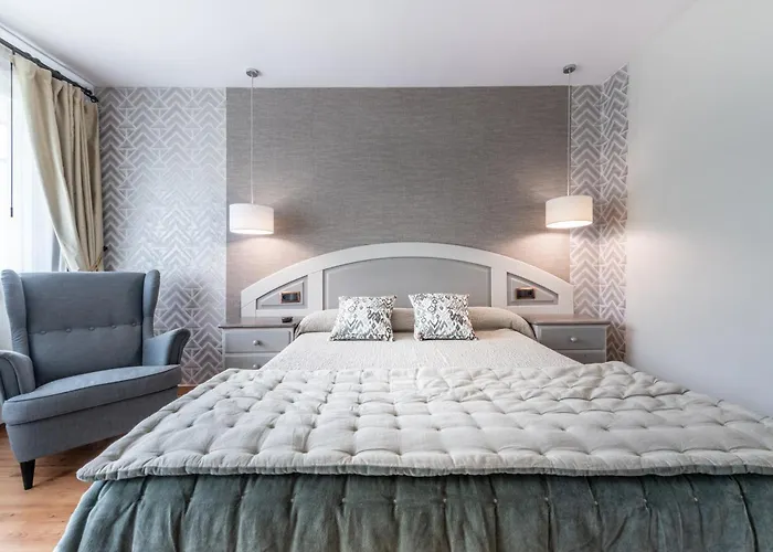 De Montana El Mirador Hotel *