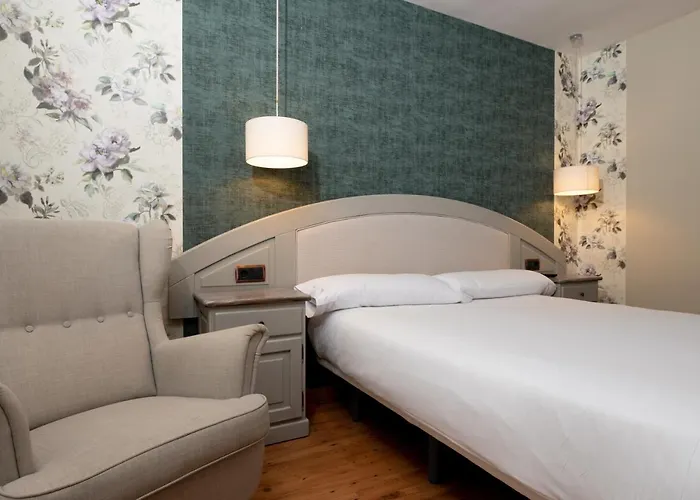 De Montana El Mirador Hotel *