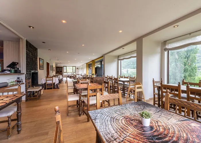 De Montana El Mirador Hotel *