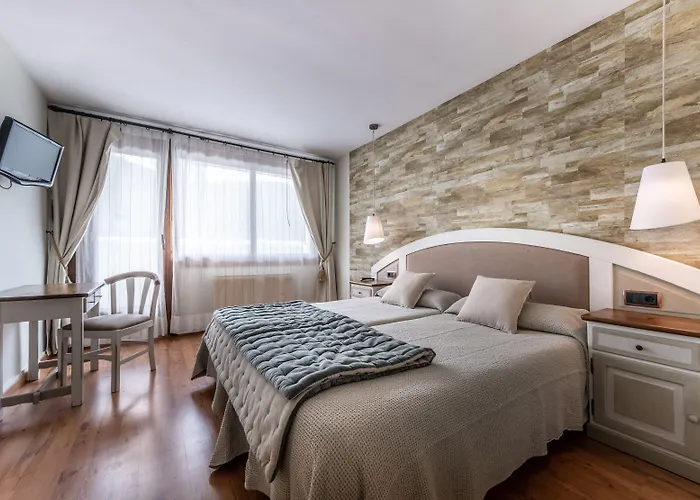 De Montana El Mirador Hotel *