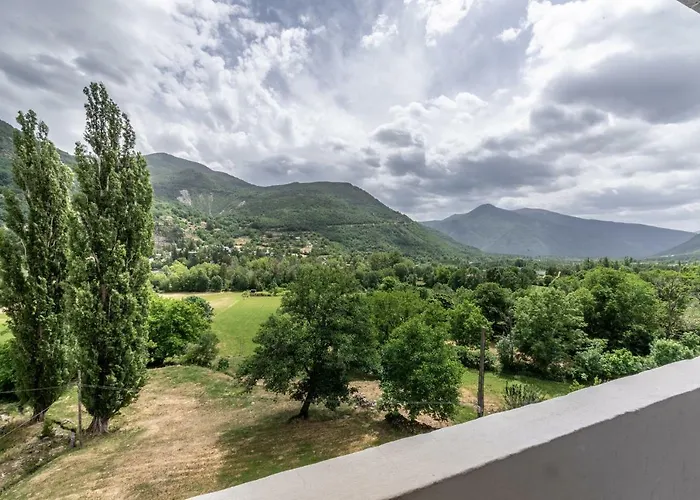 De Montana El Mirador Hotel